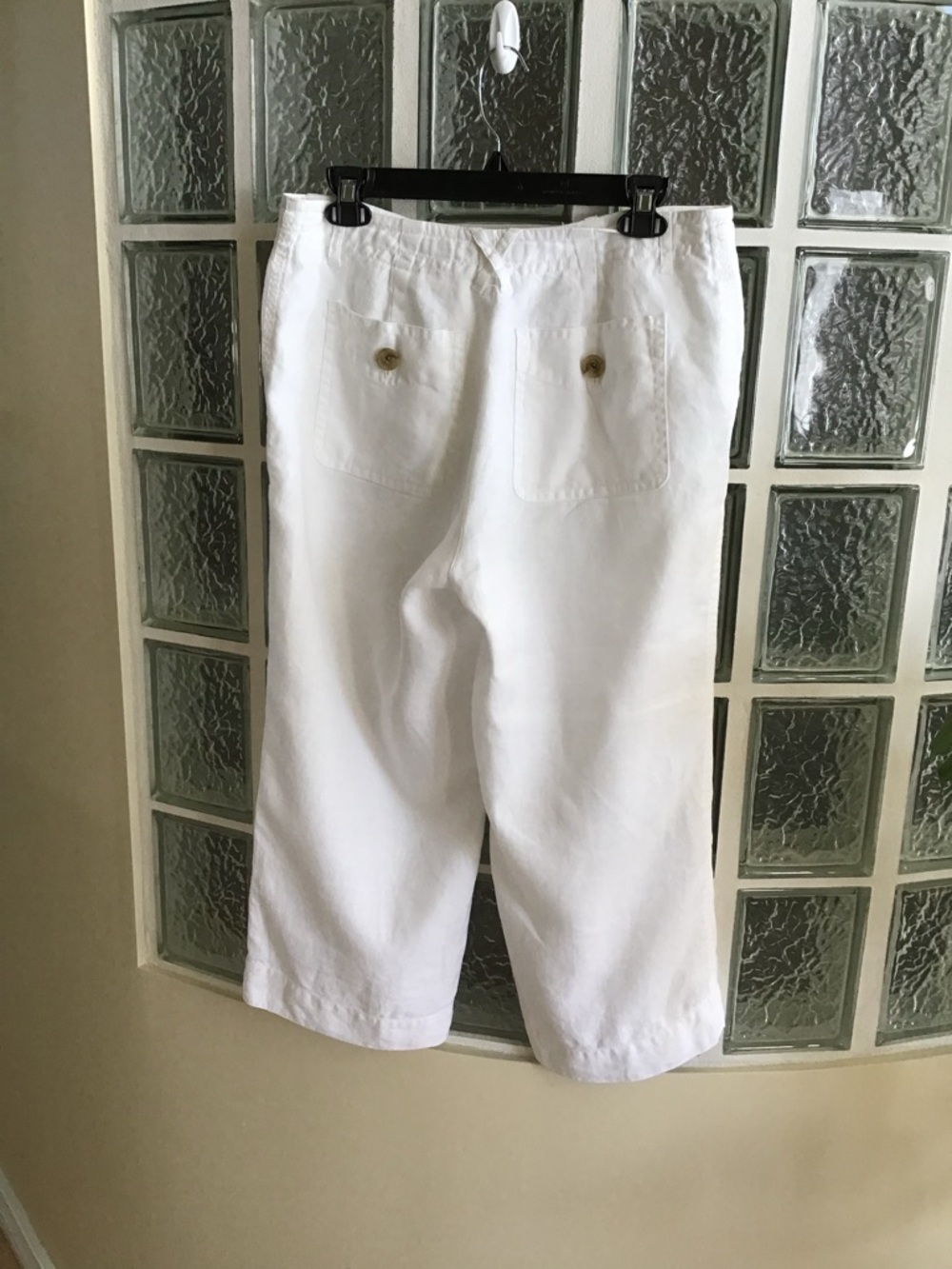 White Linen Crops - Picture 6 of 8